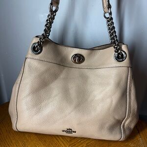 Coach Turn-lock Edie with 3 Compartment Shoulder Purse Authenticated